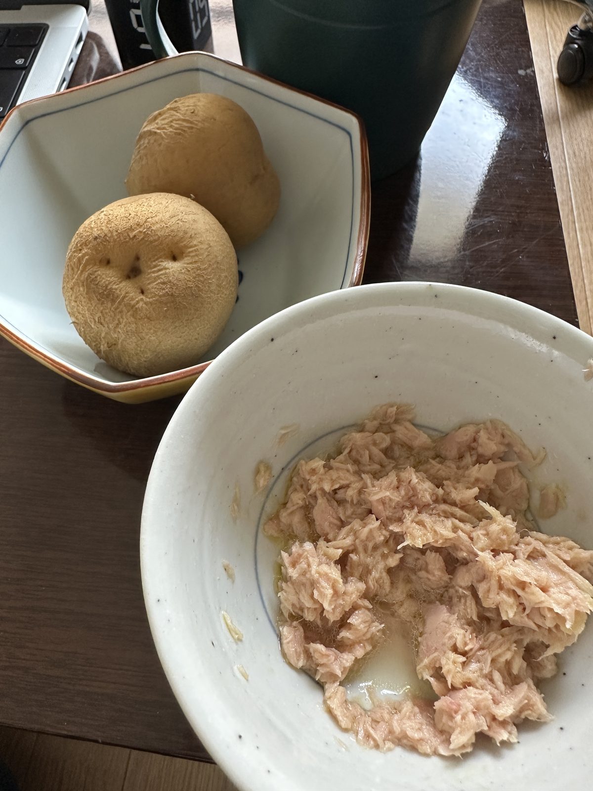 蒸しじゃがいも2個・ツナ水煮（オリーブ油かけ）