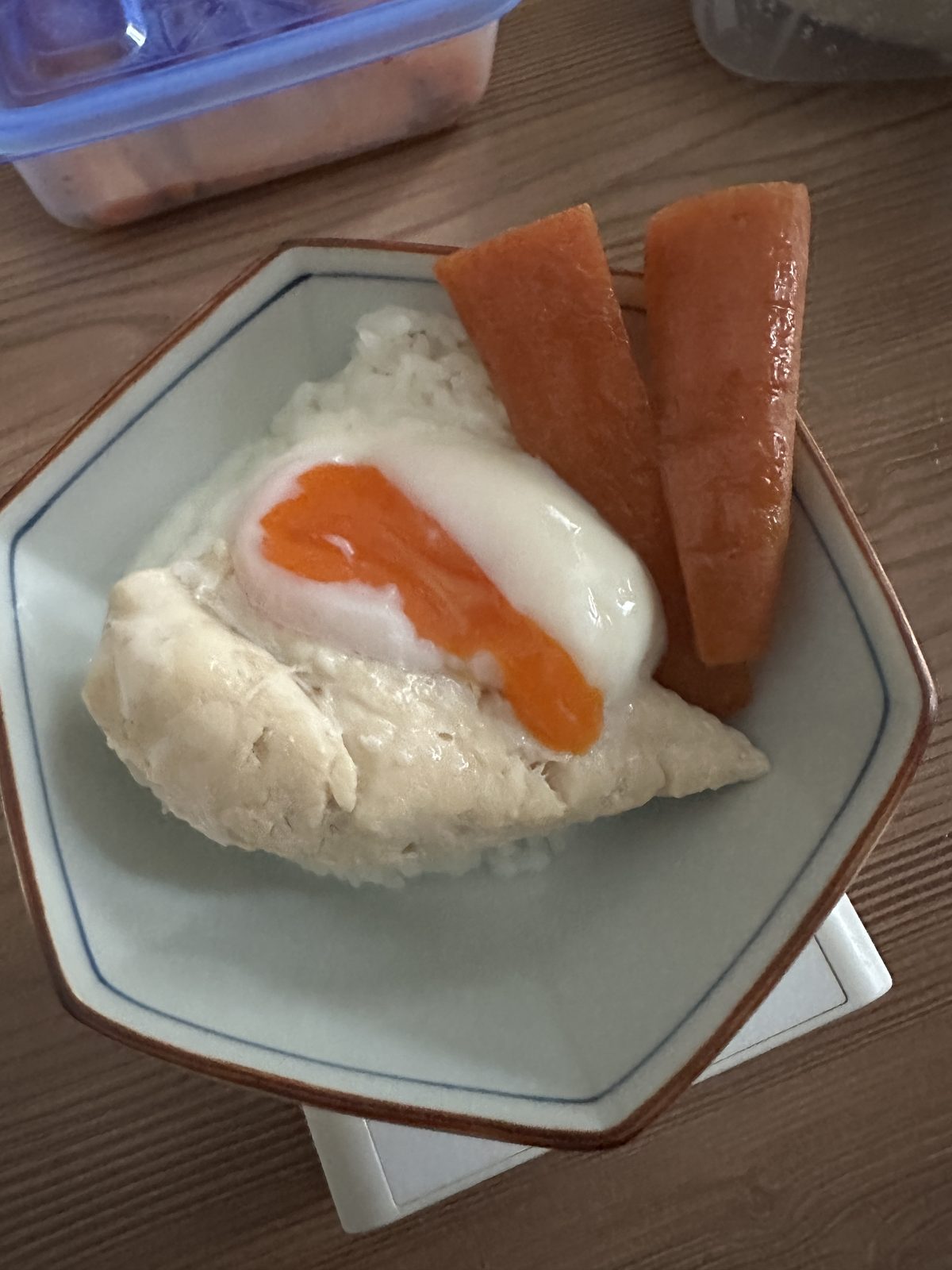 白米ご飯・温泉卵・ゆでささみ・にんじん