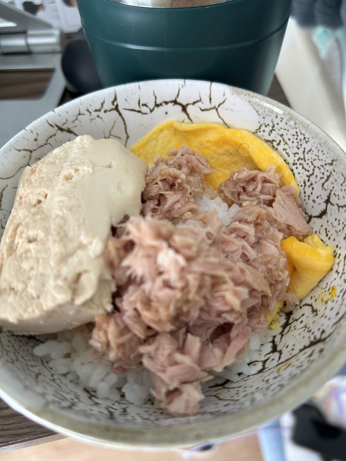 3食目（15:29）— ツナ水煮・温泉卵・木綿豆腐・白米